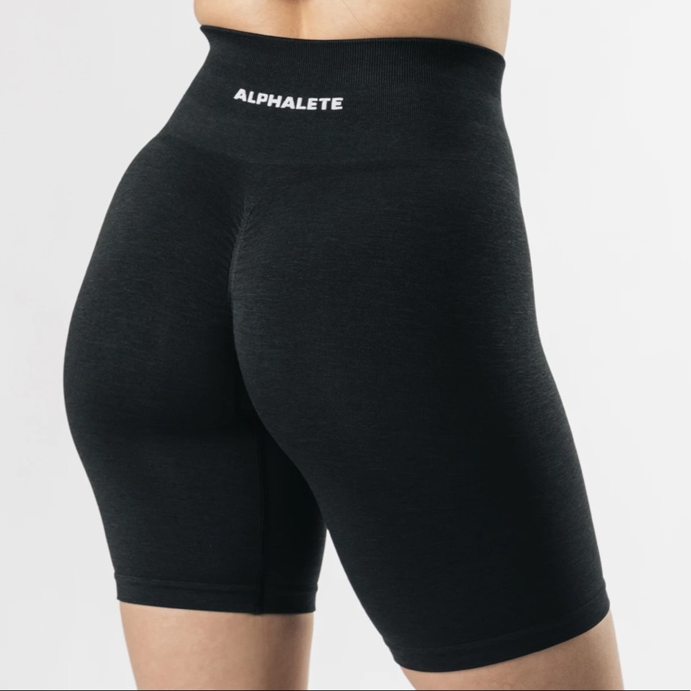 Alphalete Amplify Biker Short - Black